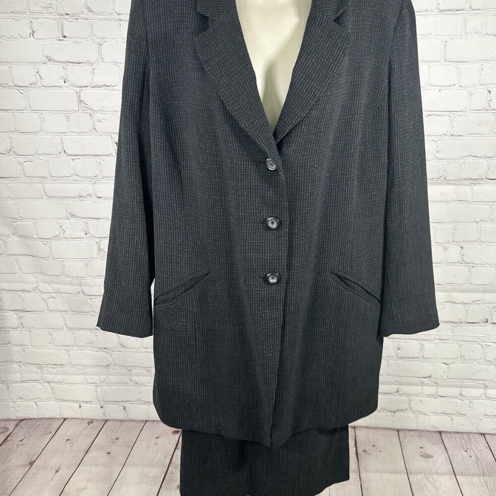 Dana Buchman Black Gray 2 Piece Wool Blend 3 Button Blazer Pleated Skirt Suit 14
